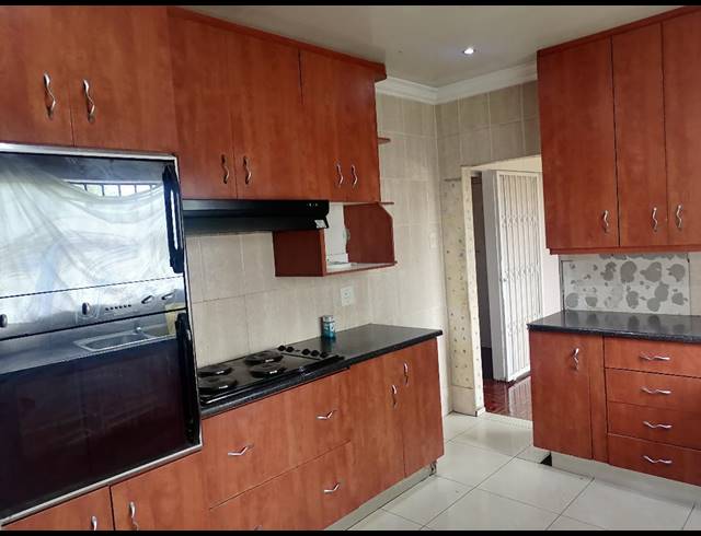 4 bed property to rent in KIBLER PARK